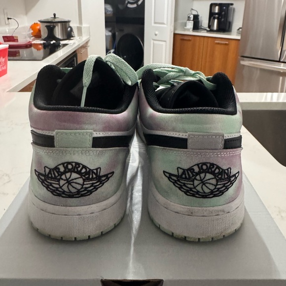 Nike Air Jordan 1 Low SE ‘Tie Dye’ Size 10.5 - Picture 5 of 7